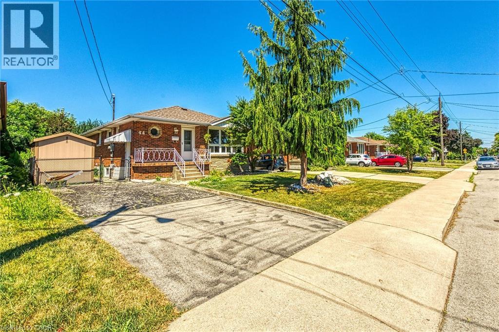 44 Clarendon Avenue, Hamilton, Ontario  L9A 3A1 - Photo 2 - 40754090