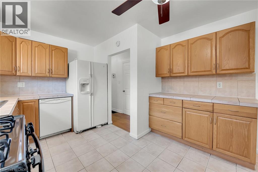 44 Clarendon Avenue, Hamilton, Ontario  L9A 3A1 - Photo 13 - 40754090
