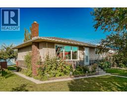 1813 38 Street SE Forest Lawn