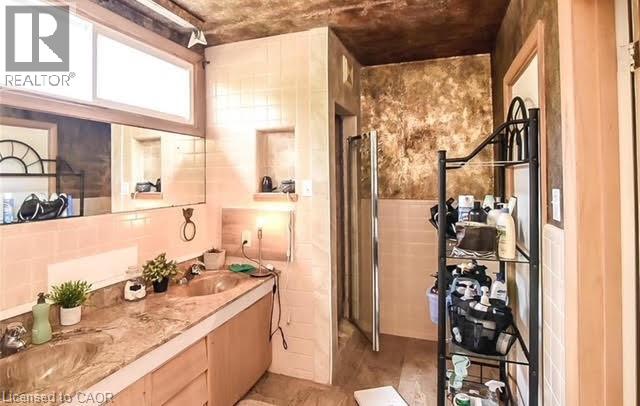 22 West Park Avenue, Hamilton, Ontario  L8S 3M3 - Photo 3 - 40774717