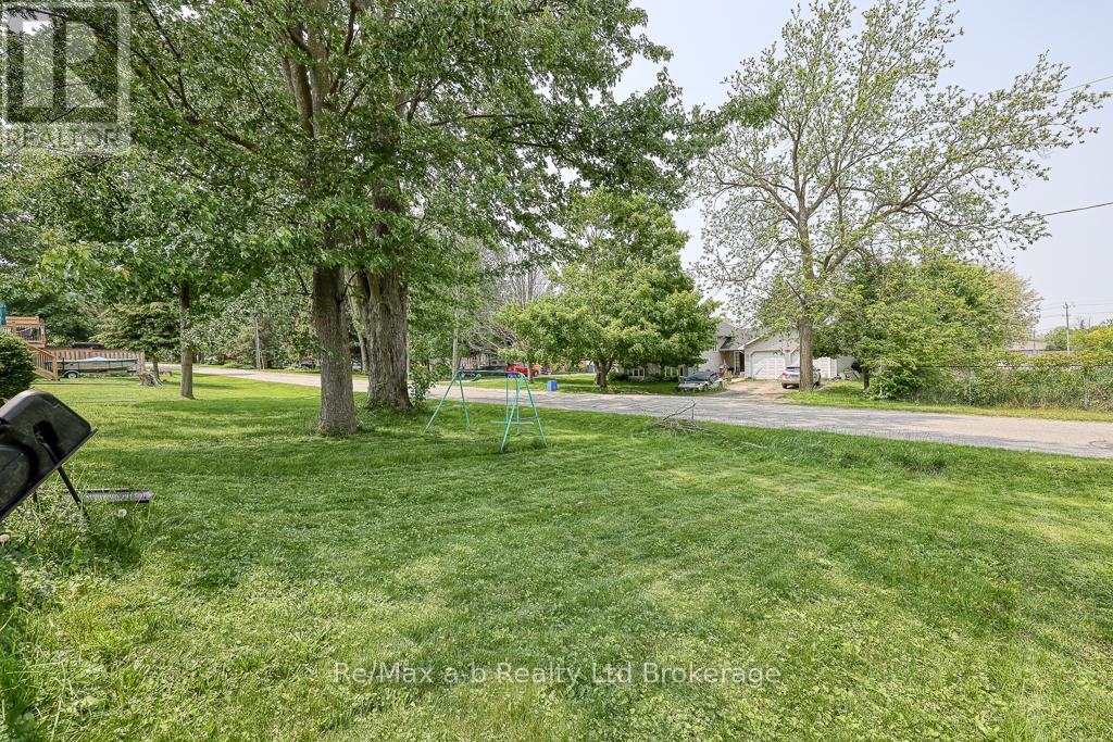 61 Kerr Crescent, Ingersoll, Ontario  N5C 4H1 - Photo 22 - X12178010