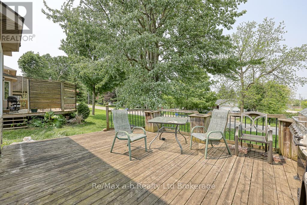 61 Kerr Crescent, Ingersoll, Ontario  N5C 4H1 - Photo 25 - X12178010