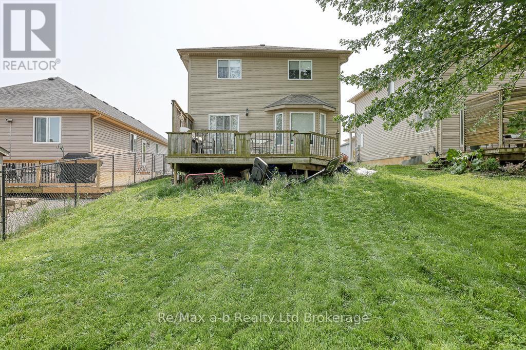 61 Kerr Crescent, Ingersoll, Ontario  N5C 4H1 - Photo 26 - X12178010