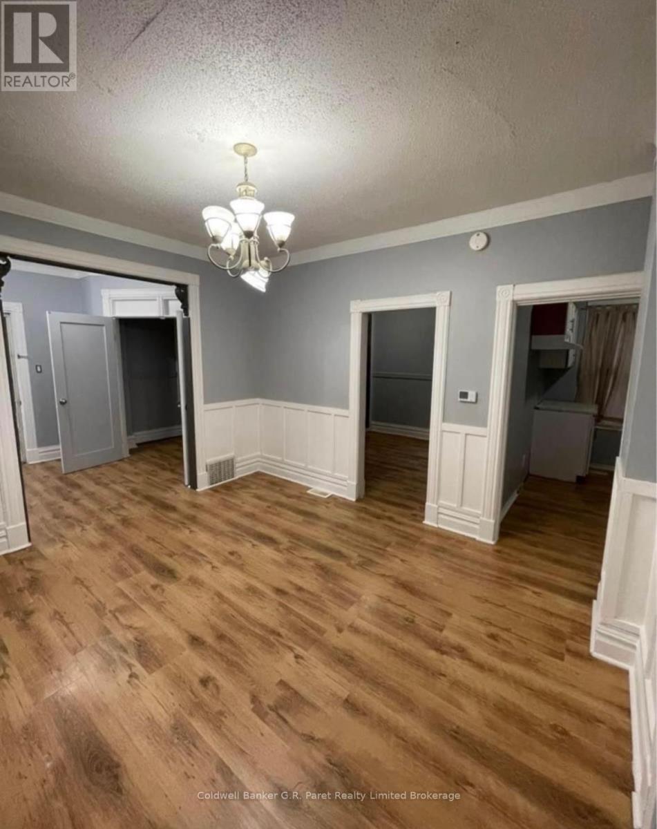 15 Wawa Street, St. Thomas, Ontario  N5R 3W8 - Photo 3 - X12442197