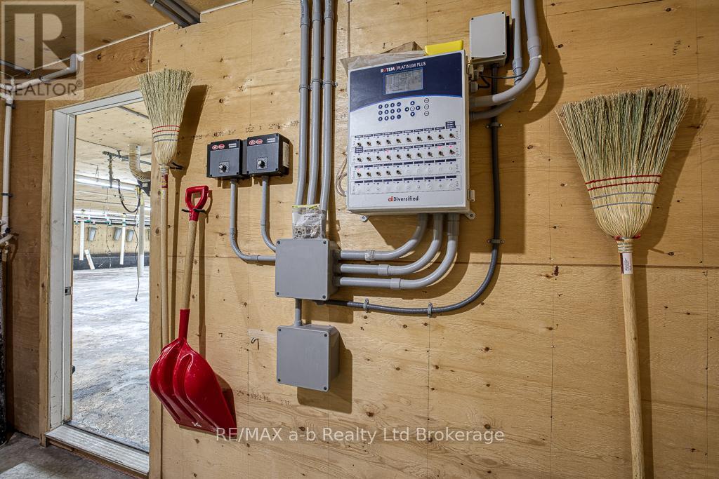 936549 Blenheim Road, Blandford-Blenheim, Ontario  N0J 1B0 - Photo 16 - X12442206