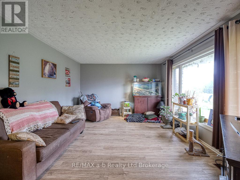 936549 Blenheim Road, Blandford-Blenheim, Ontario  N0J 1B0 - Photo 33 - X12442206