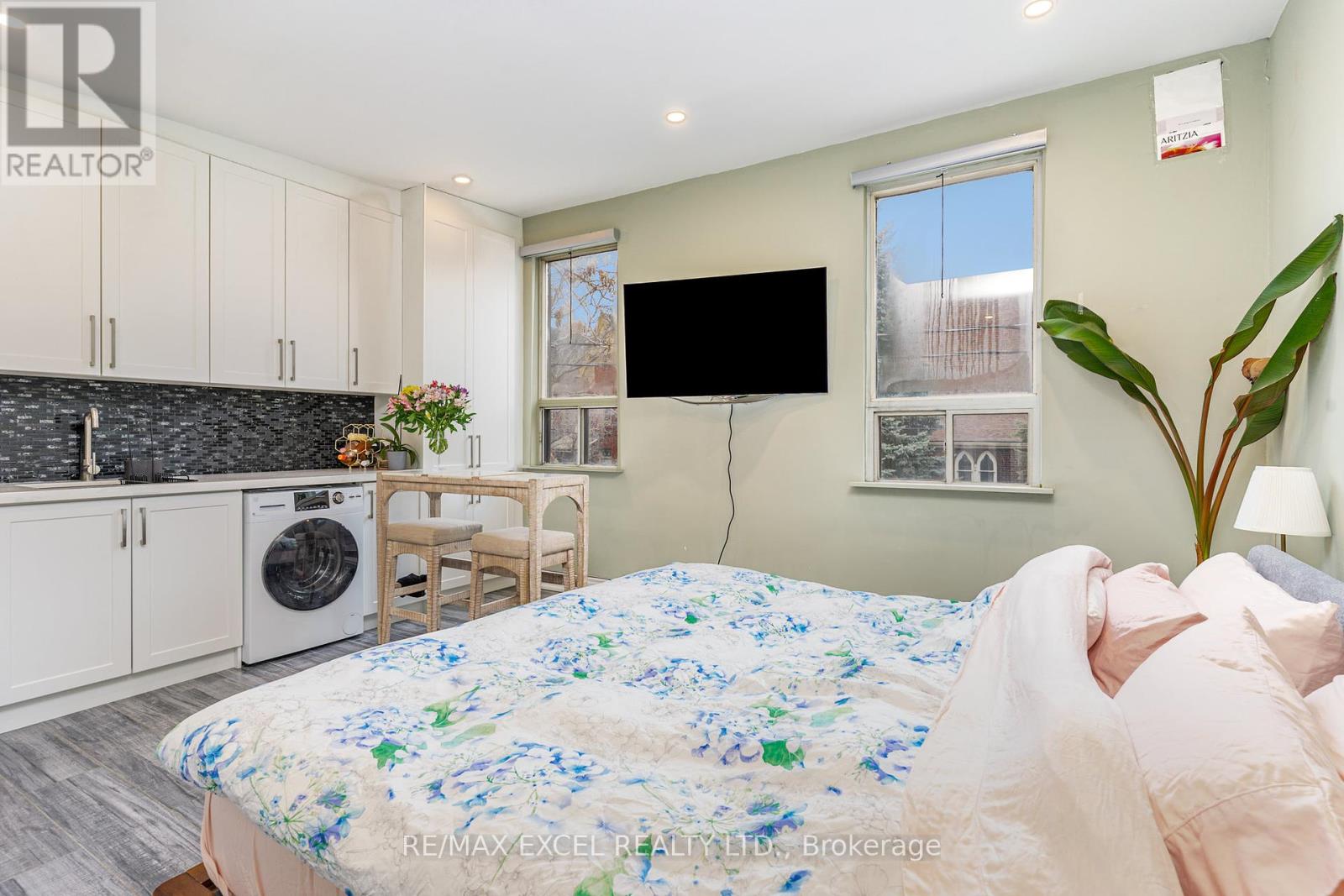 72-74 Lippincott Street, Toronto, Ontario  M5S 2P1 - Photo 14 - C12442191