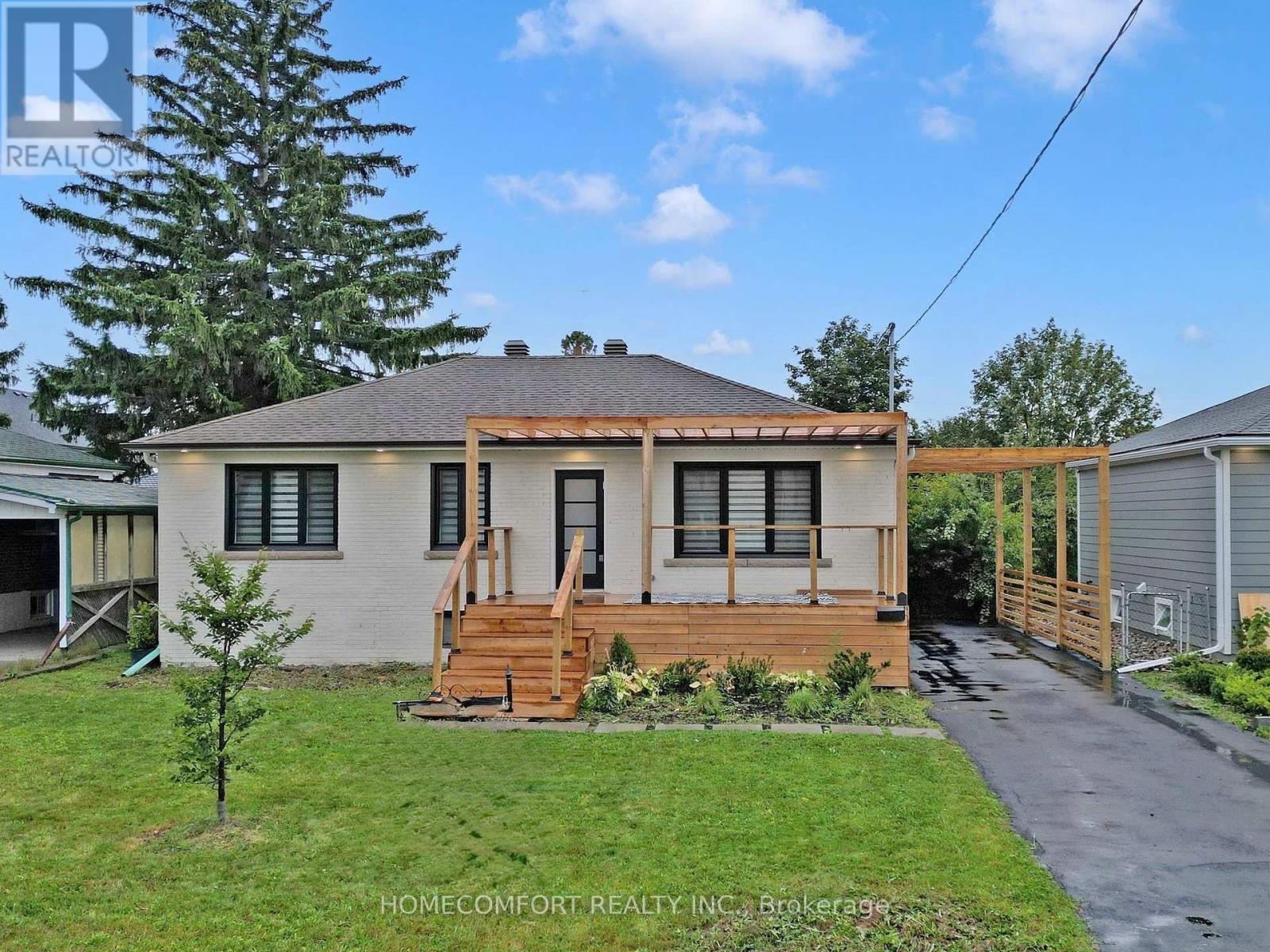 270 Brighton Avenue, Toronto (Bathurst Manor), Ontario  M3H 4E9 - Photo 1 - C12442192