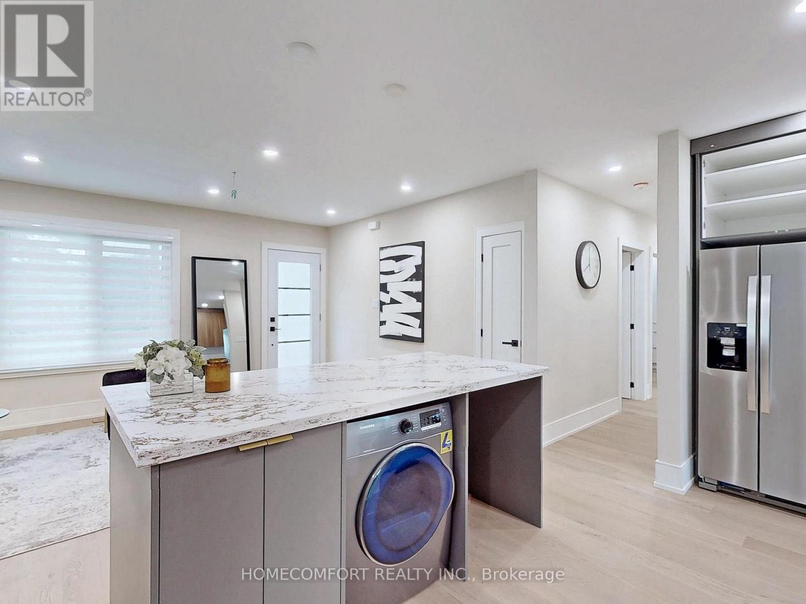 270 Brighton Avenue, Toronto (Bathurst Manor), Ontario  M3H 4E9 - Photo 11 - C12442192