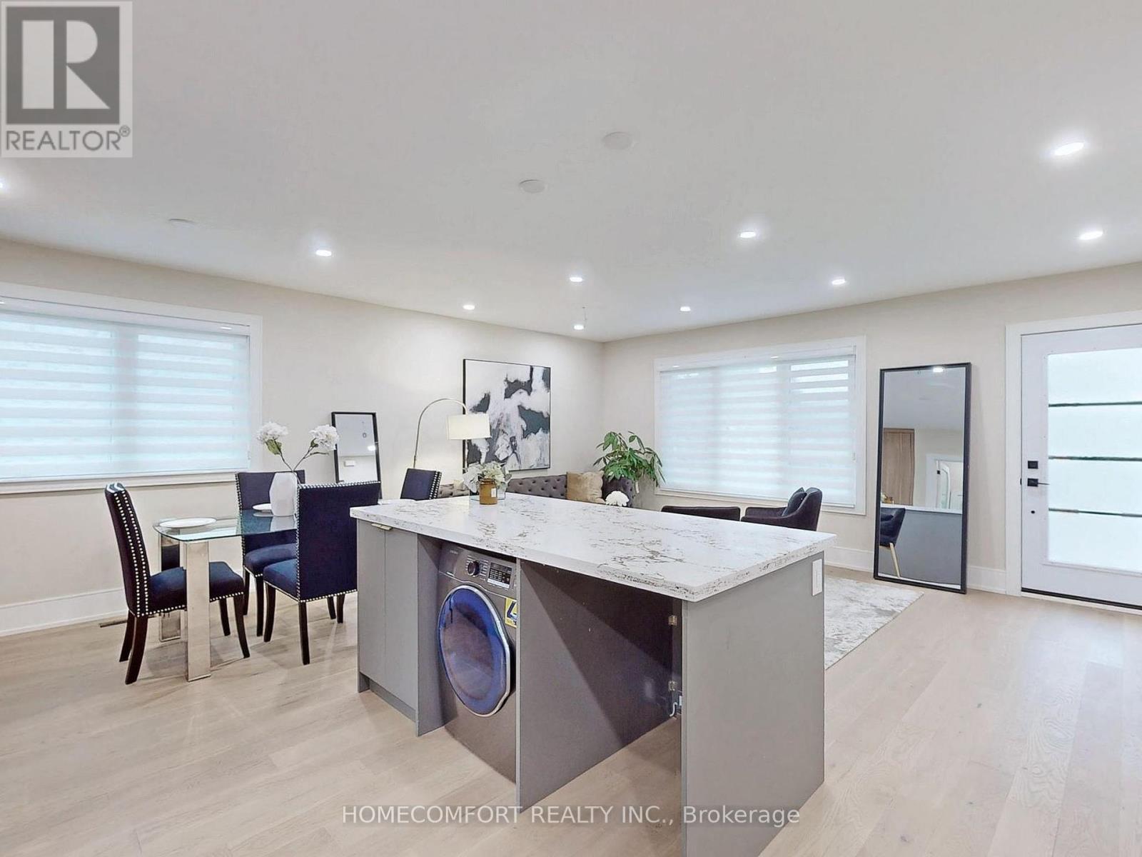 270 Brighton Avenue, Toronto (Bathurst Manor), Ontario  M3H 4E9 - Photo 12 - C12442192