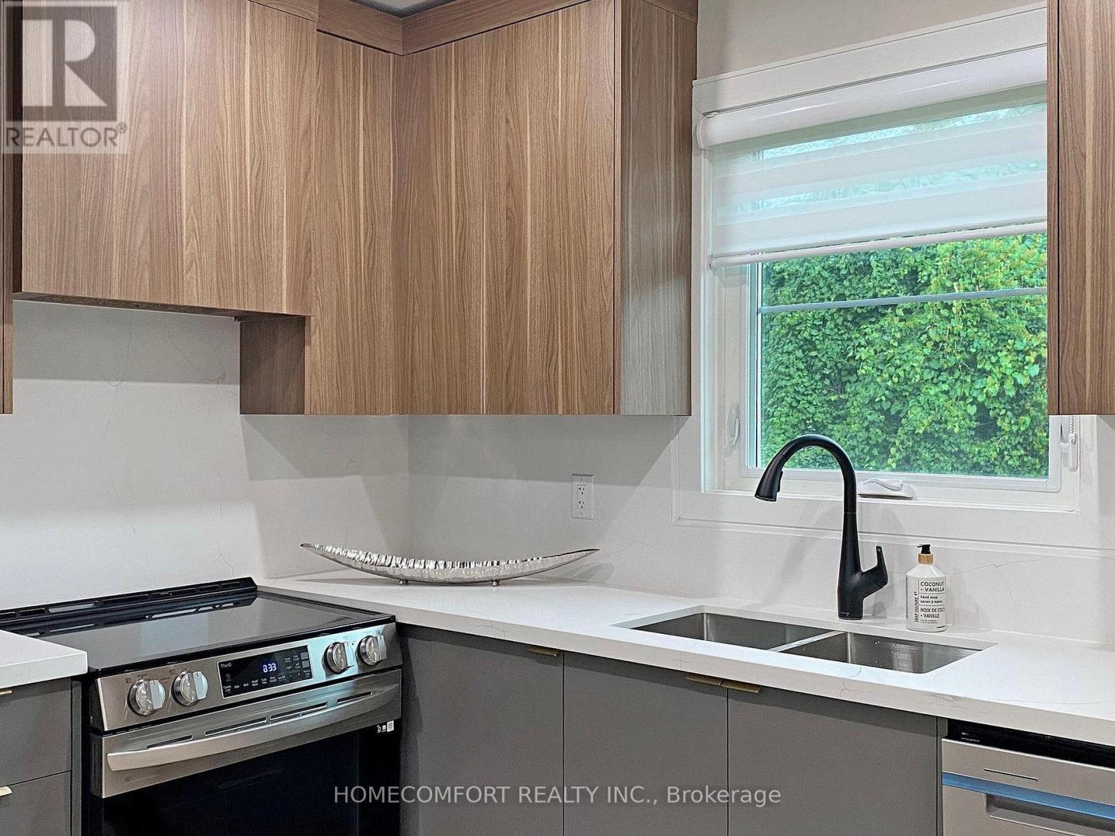 270 Brighton Avenue, Toronto (Bathurst Manor), Ontario  M3H 4E9 - Photo 17 - C12442192