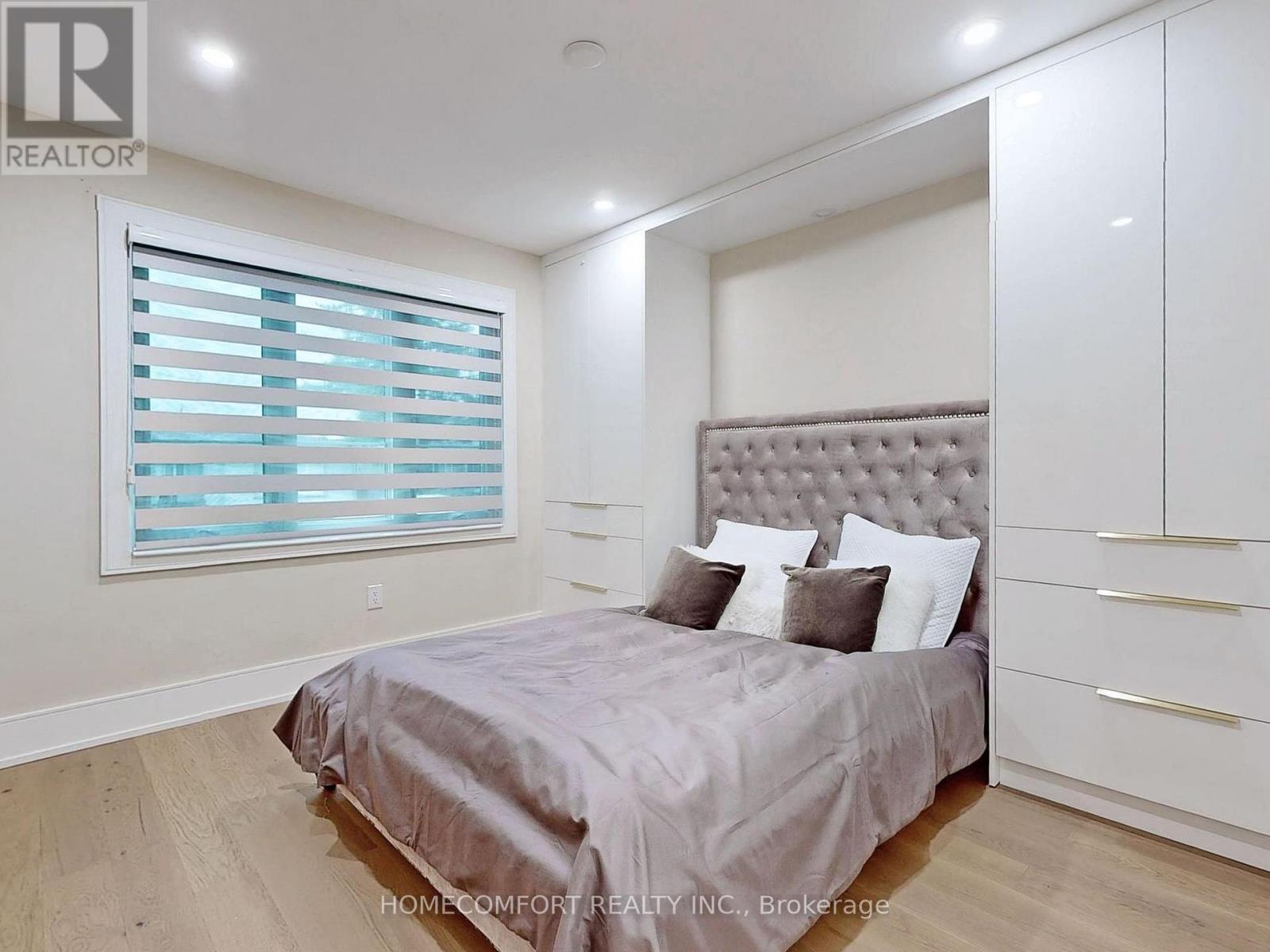 270 Brighton Avenue, Toronto (Bathurst Manor), Ontario  M3H 4E9 - Photo 18 - C12442192