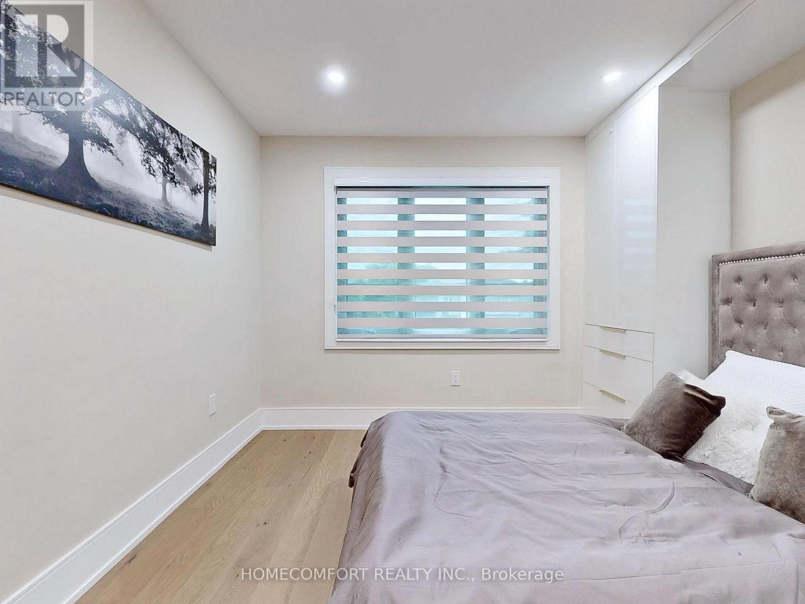 270 Brighton Avenue, Toronto (Bathurst Manor), Ontario  M3H 4E9 - Photo 19 - C12442192