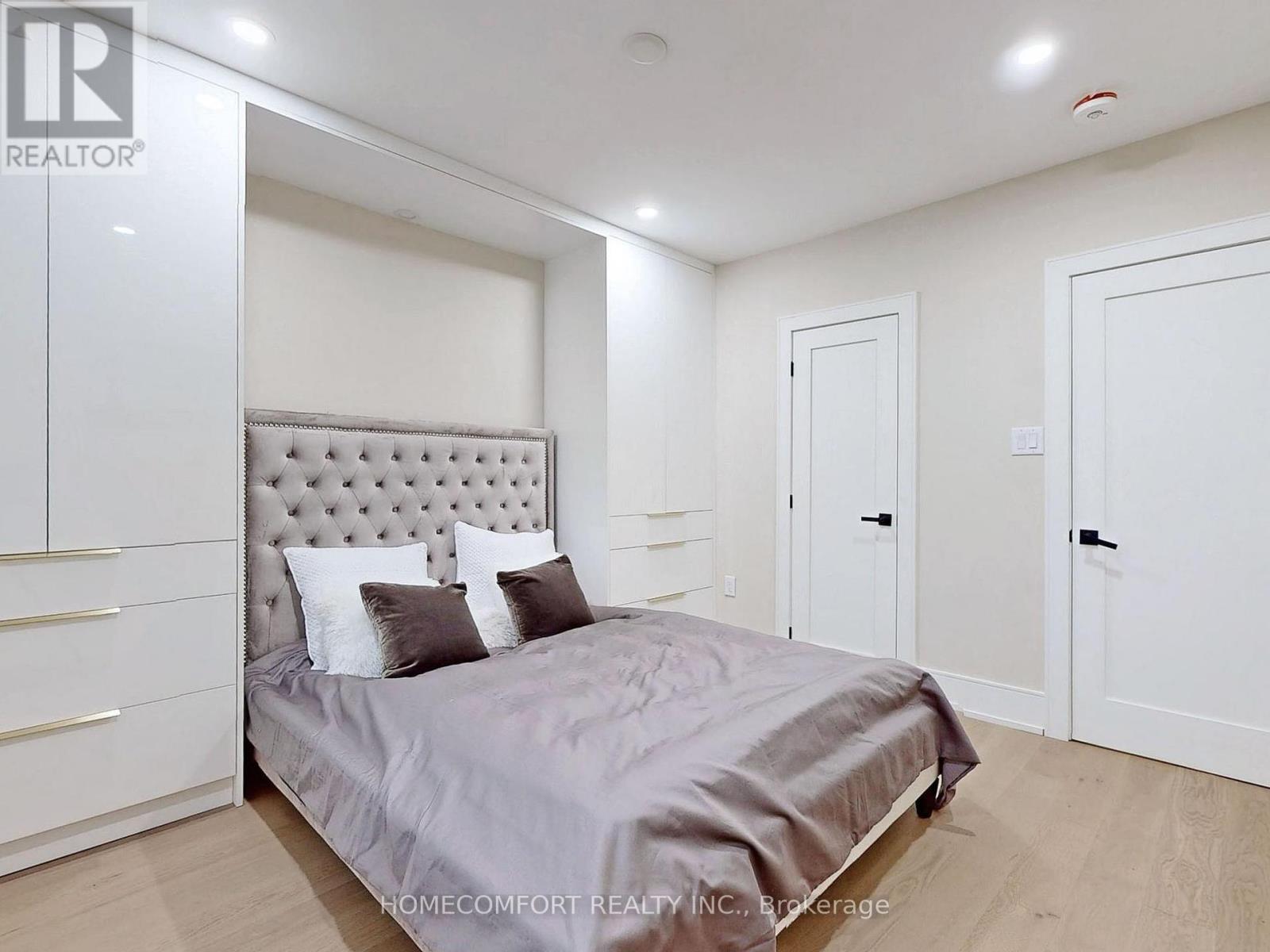 270 Brighton Avenue, Toronto (Bathurst Manor), Ontario  M3H 4E9 - Photo 20 - C12442192