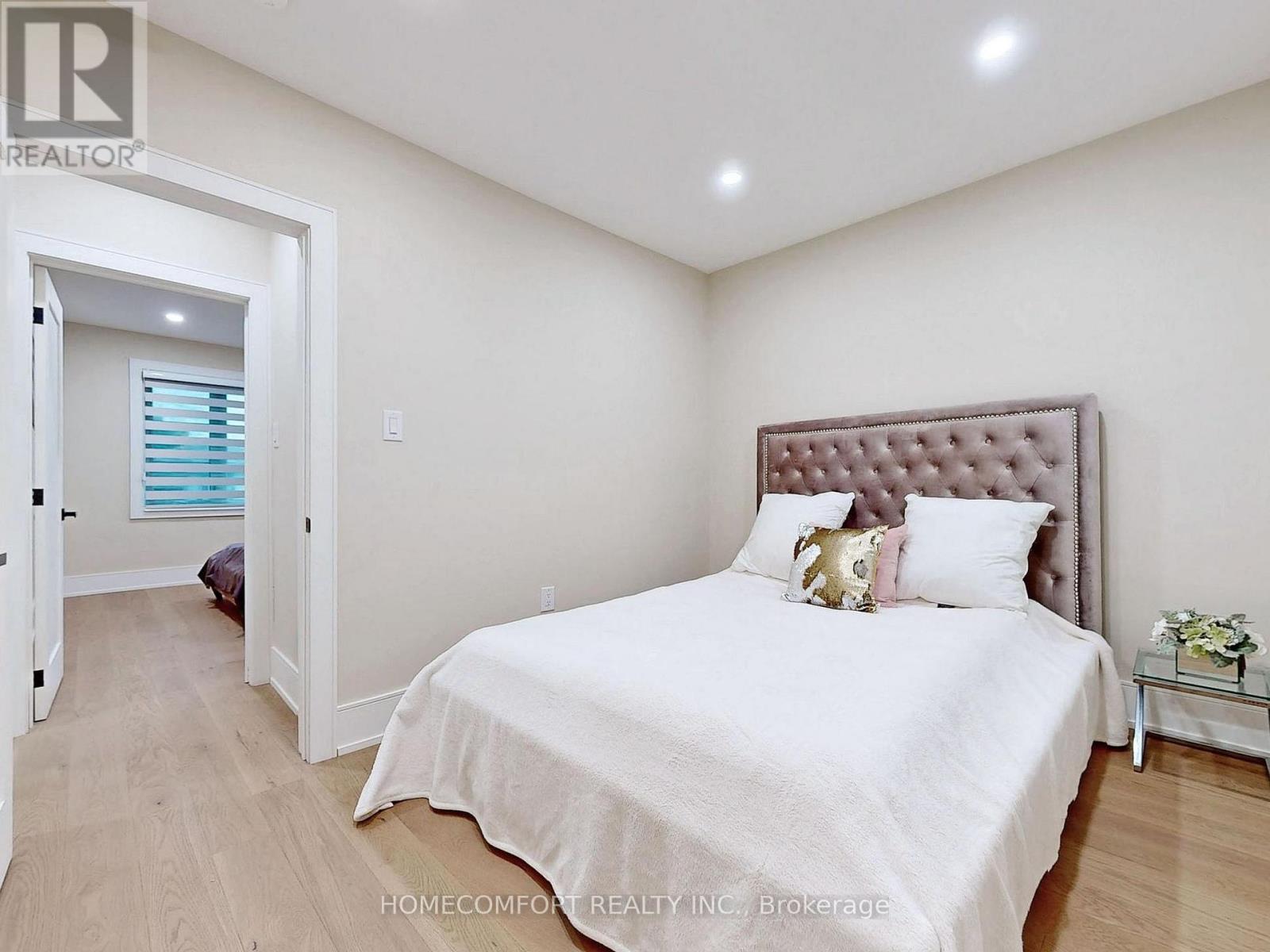 270 Brighton Avenue, Toronto (Bathurst Manor), Ontario  M3H 4E9 - Photo 21 - C12442192