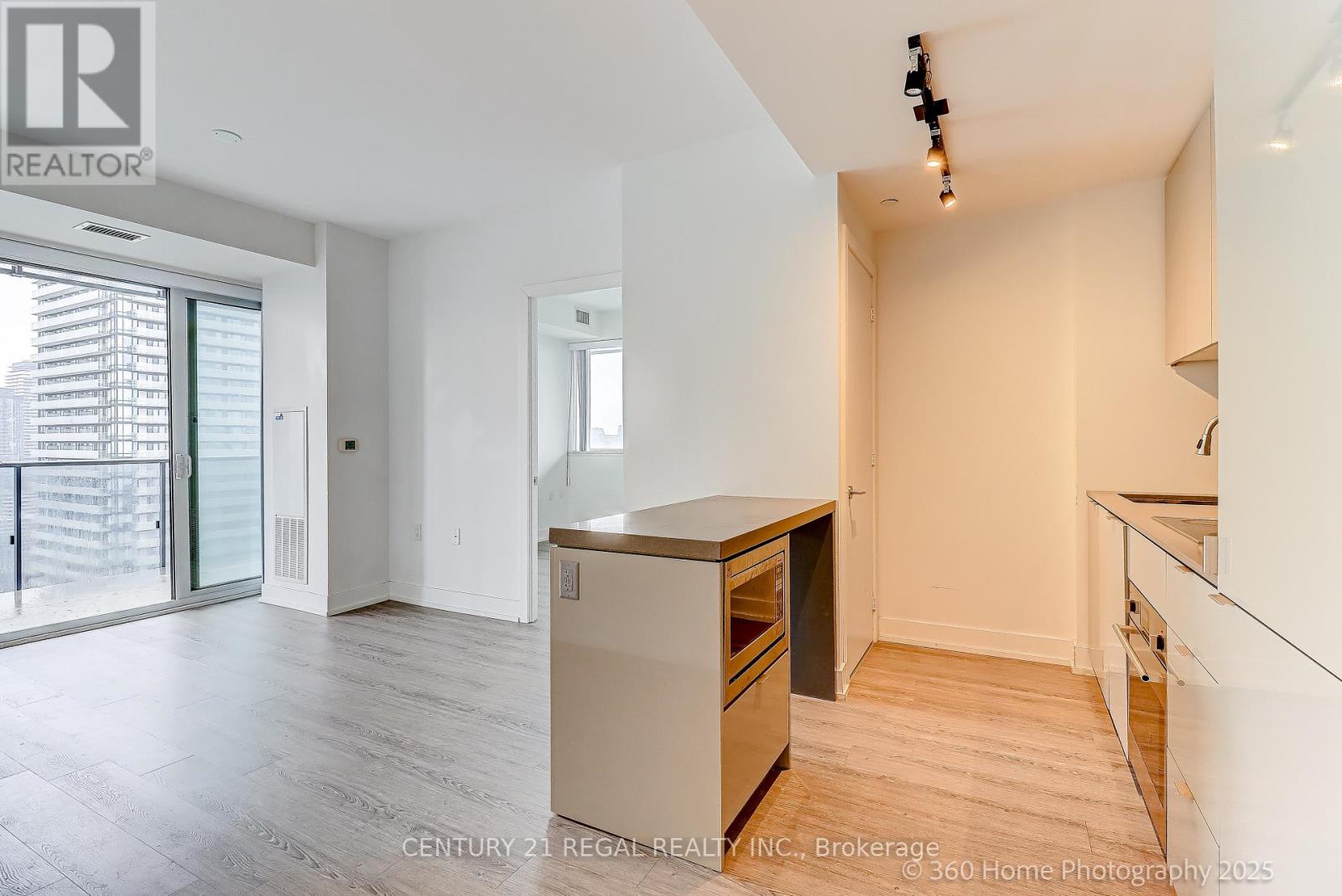 4105 - 7 Grenville Street, Toronto, Ontario  M4Y 1A1 - Photo 12 - C12442205