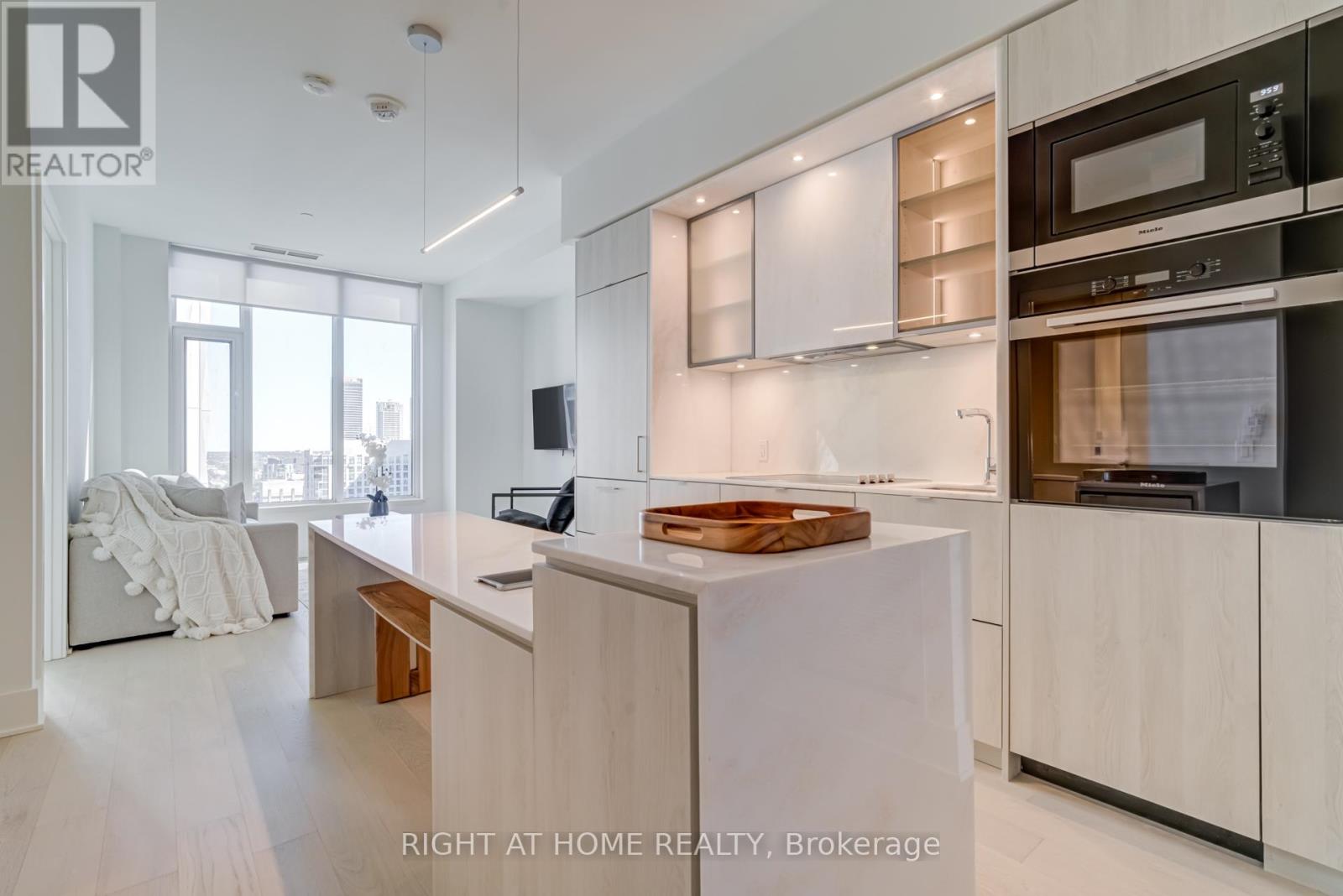 2906 - 11 Yorkville Avenue, Toronto, Ontario  M4W 0B7 - Photo 1 - C12442230