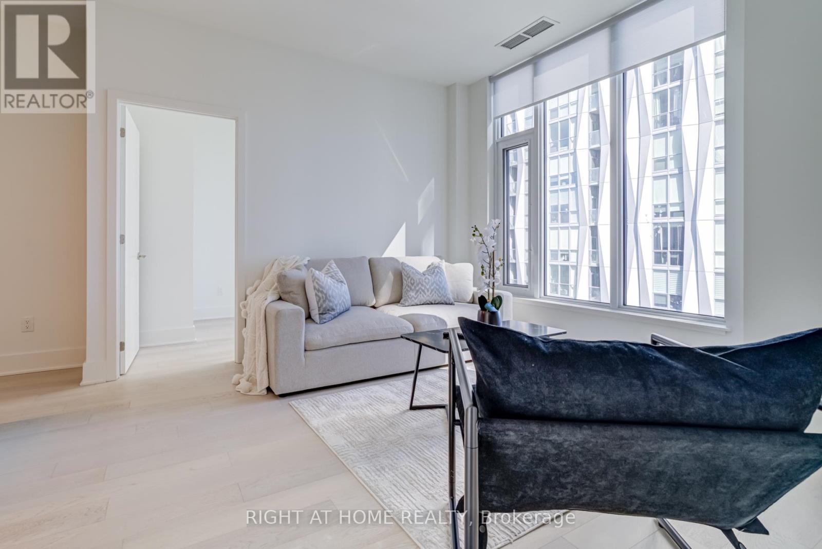 2906 - 11 Yorkville Avenue, Toronto, Ontario  M4W 0B7 - Photo 13 - C12442230