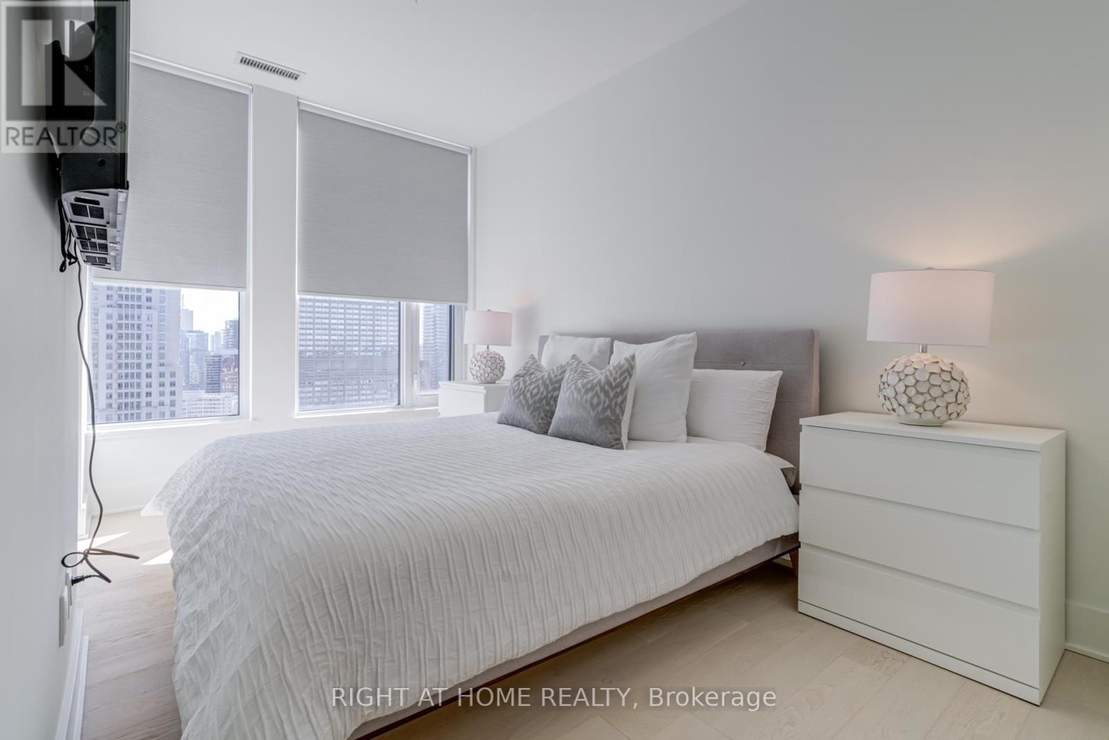 2906 - 11 Yorkville Avenue, Toronto, Ontario  M4W 0B7 - Photo 15 - C12442230