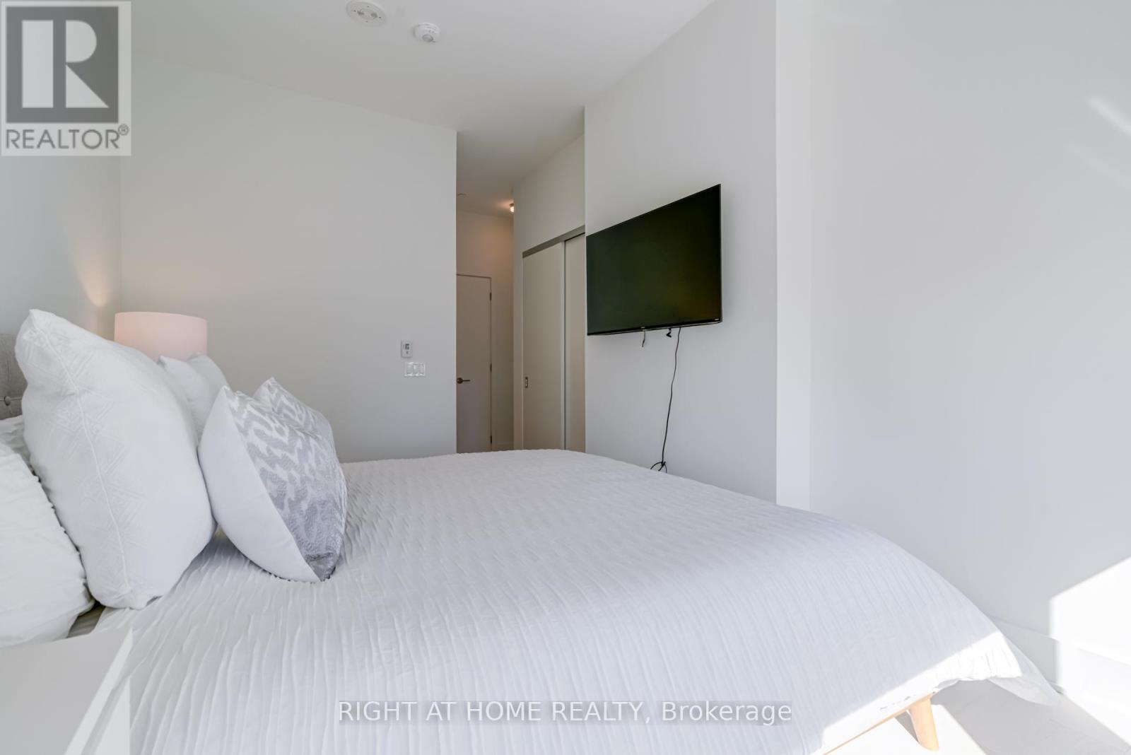 2906 - 11 Yorkville Avenue, Toronto, Ontario  M4W 0B7 - Photo 16 - C12442230
