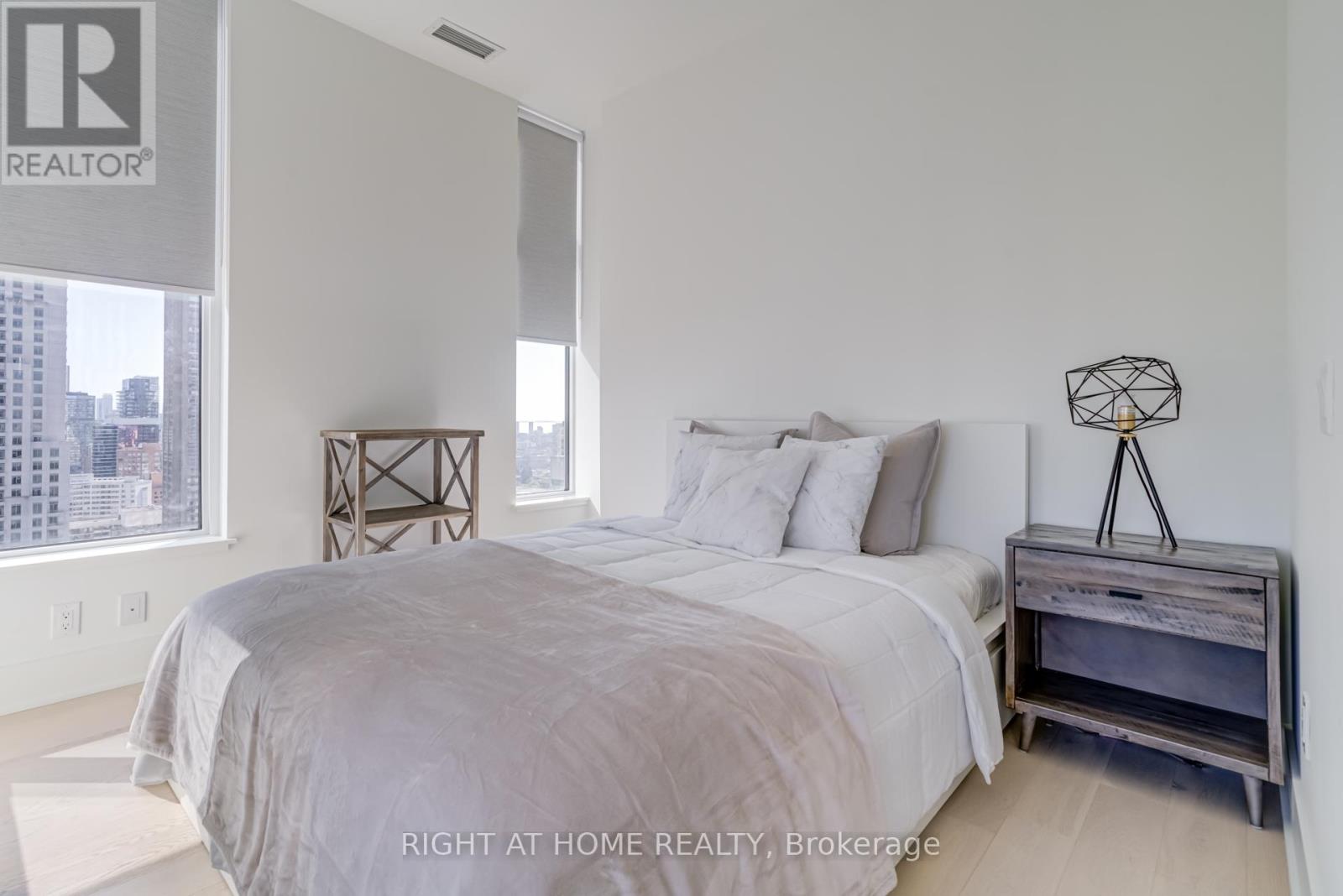 2906 - 11 Yorkville Avenue, Toronto, Ontario  M4W 0B7 - Photo 21 - C12442230