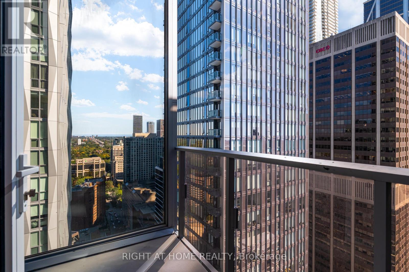 2906 - 11 Yorkville Avenue, Toronto, Ontario  M4W 0B7 - Photo 28 - C12442230