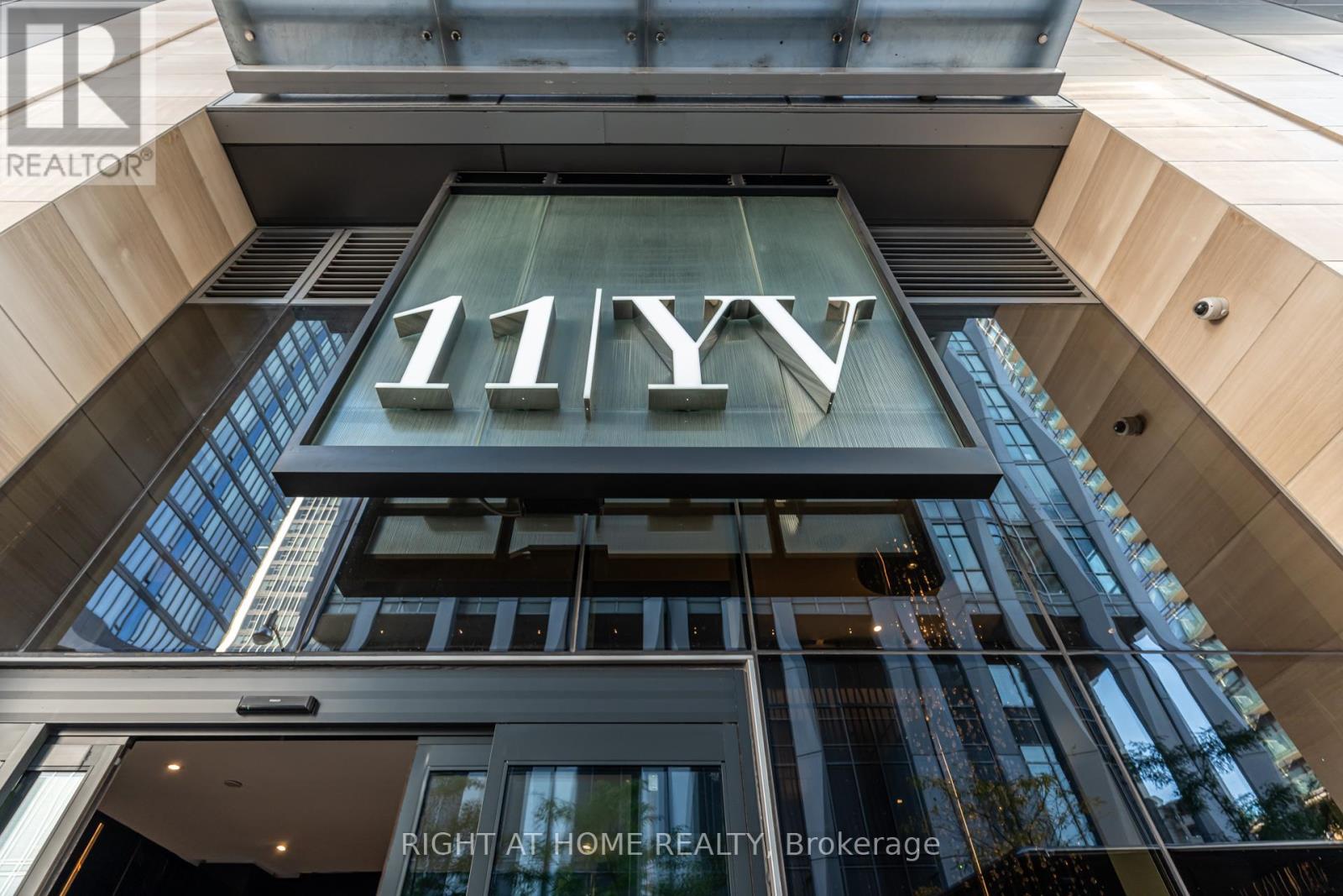 2906 - 11 Yorkville Avenue, Toronto, Ontario  M4W 0B7 - Photo 3 - C12442230