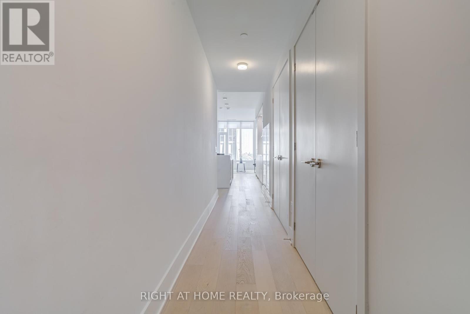 2906 - 11 Yorkville Avenue, Toronto, Ontario  M4W 0B7 - Photo 6 - C12442230