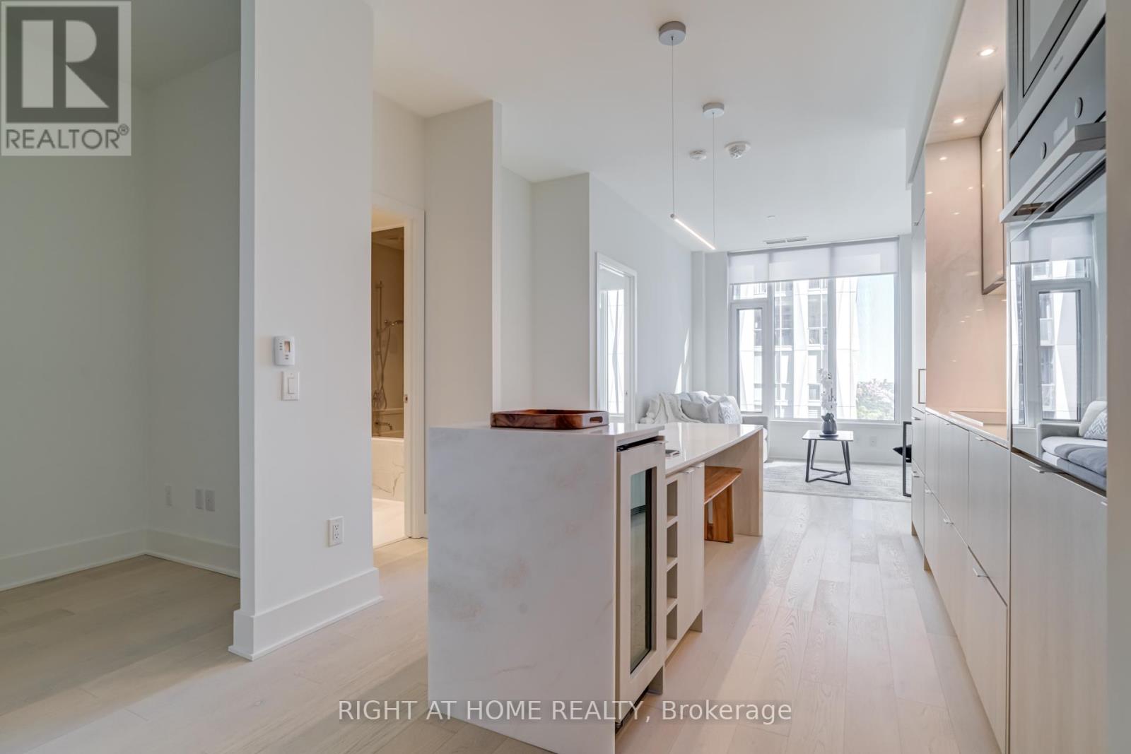 2906 - 11 Yorkville Avenue, Toronto, Ontario  M4W 0B7 - Photo 7 - C12442230