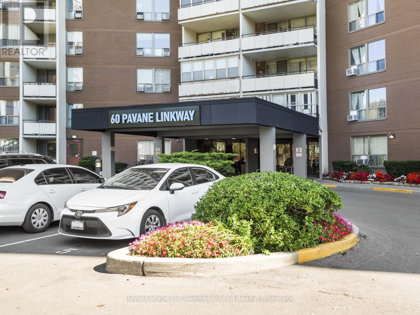 2012 - 60 Pavane Linkway, Toronto (Flemingdon Park), Ontario  M3C 2Y6 - Photo 2 - C12442236