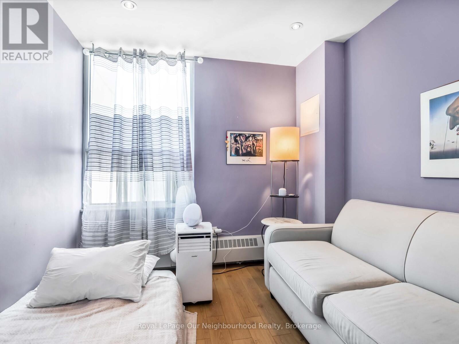 2012 - 60 Pavane Linkway, Toronto (Flemingdon Park), Ontario  M3C 2Y6 - Photo 20 - C12442236