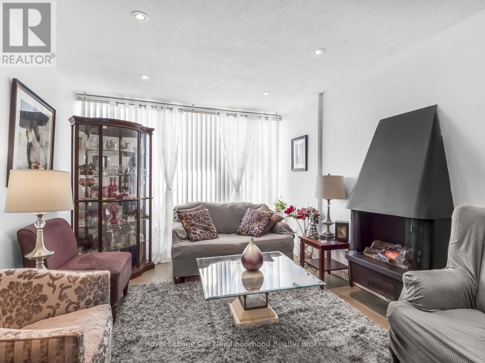 2012 - 60 Pavane Linkway, Toronto (Flemingdon Park), Ontario  M3C 2Y6 - Photo 7 - C12442236