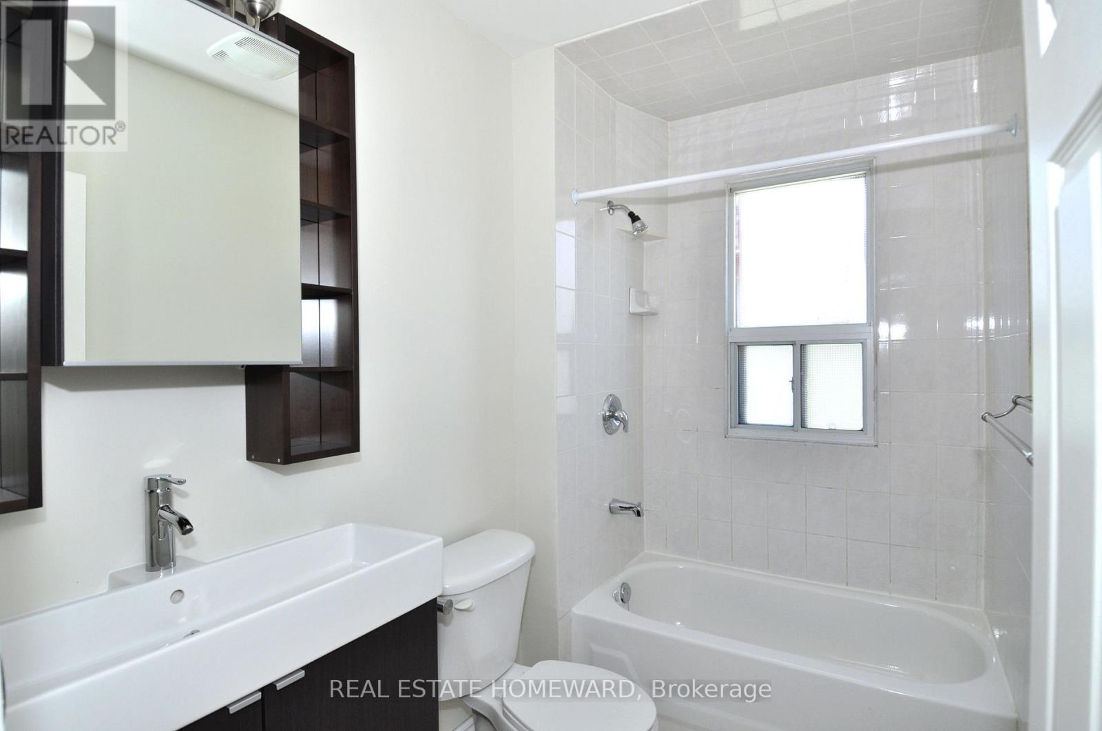 116 Jones Avenue, Toronto (South Riverdale), Ontario  M4M 2Z8 - Photo 8 - E12442221