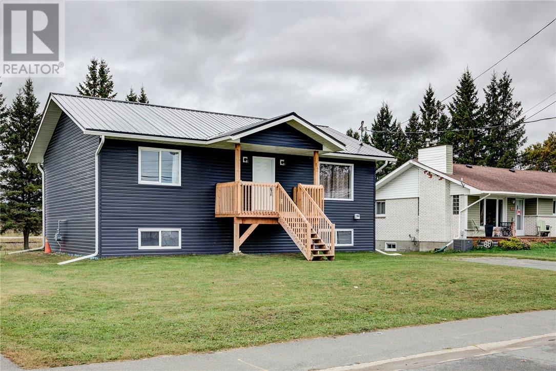 12 Rutland Avenue, Markstay-Warren, Ontario