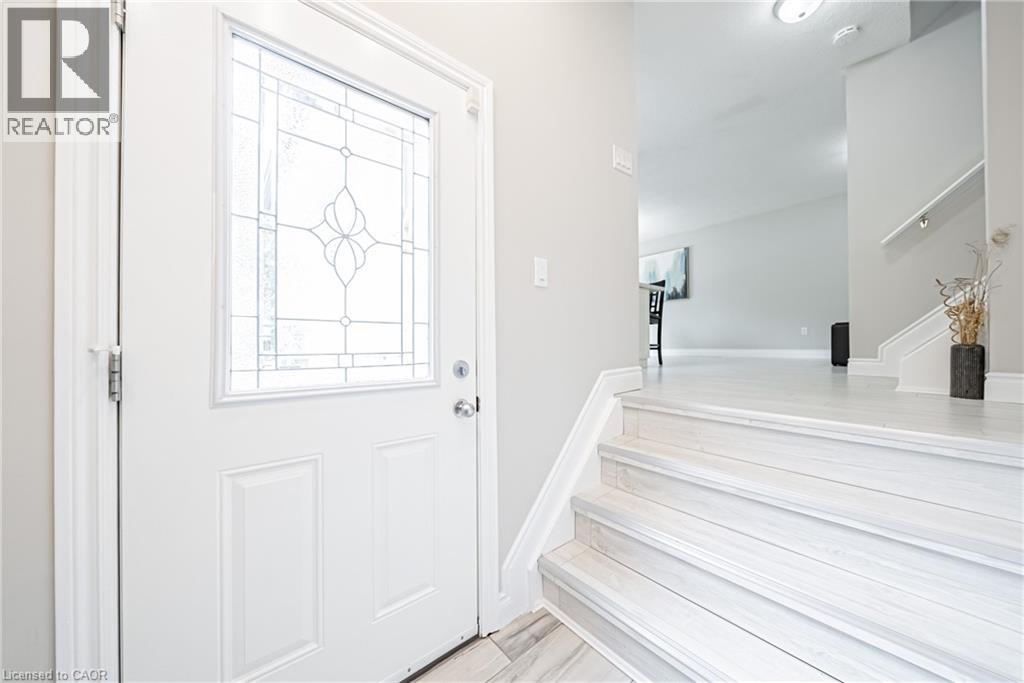 12 Quinlan Court, Hamilton, Ontario  L8W 1K1 - Photo 3 - 40773979