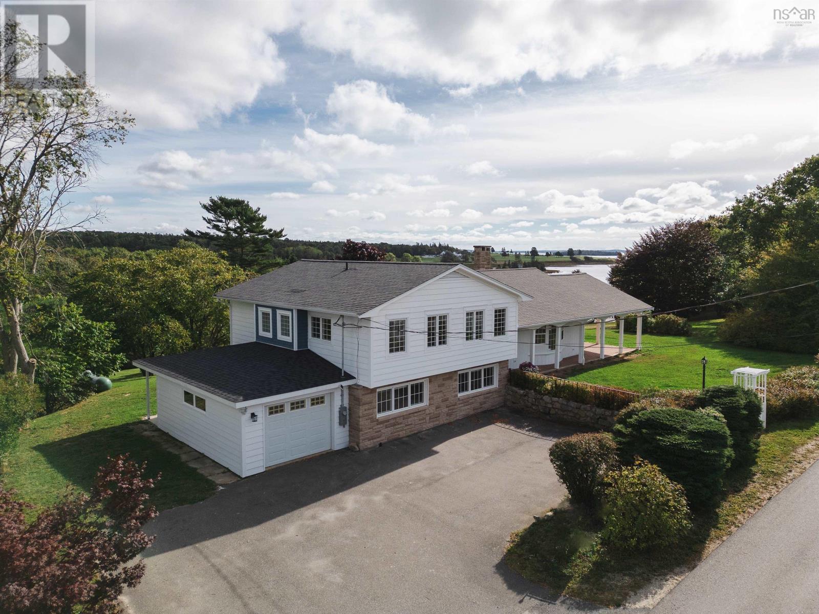 97 Nauss Point Road, Chester, Nova Scotia  B0J 1J0 - Photo 2 - 202524817