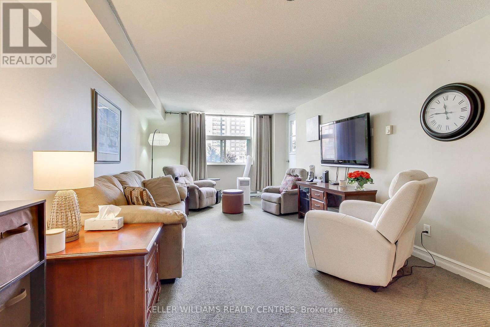 408 - 260 Davis Drive, Newmarket (Central Newmarket), Ontario  L3Y 7C3 - Photo 13 - N12442235
