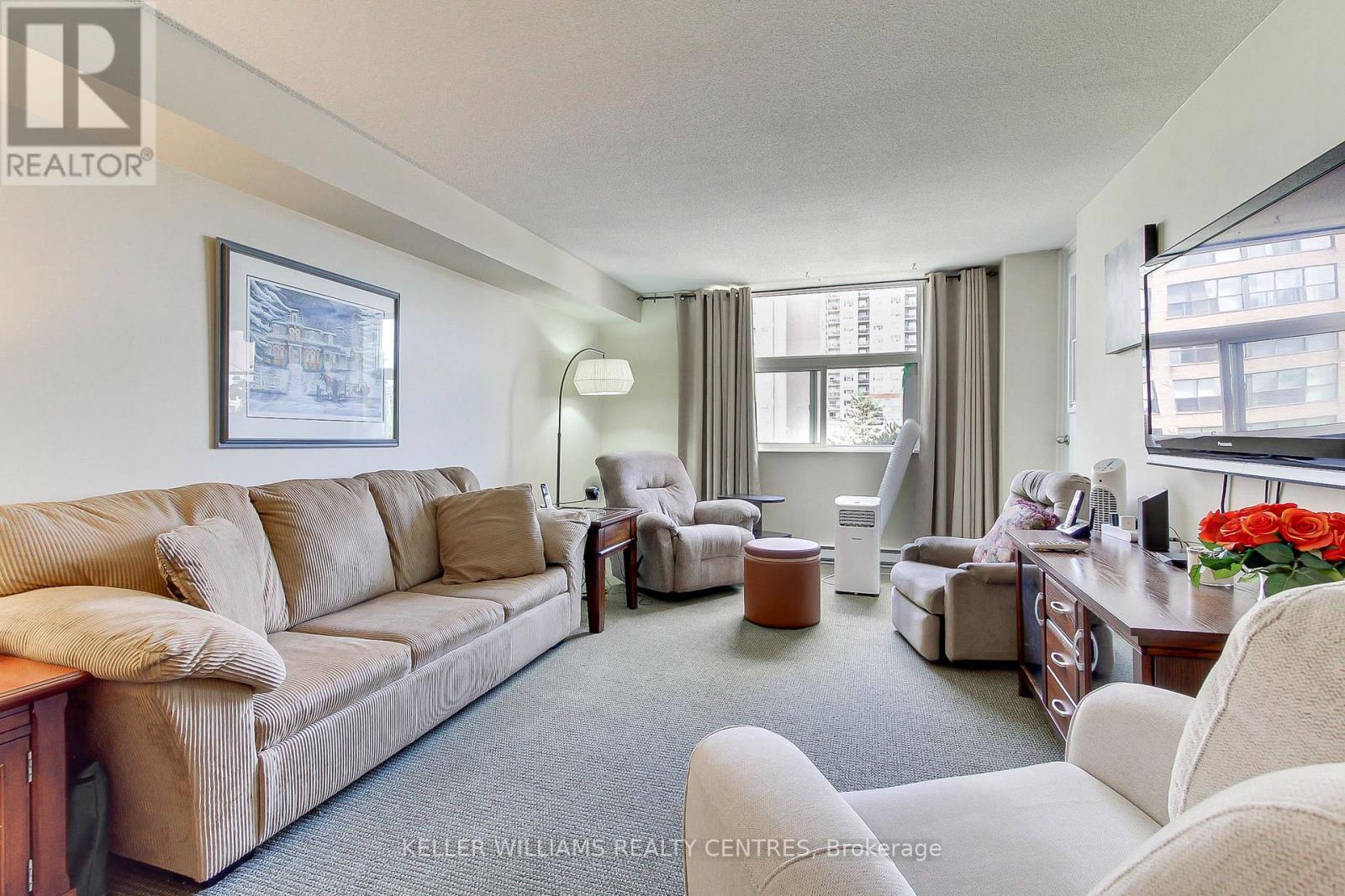 408 - 260 Davis Drive, Newmarket (Central Newmarket), Ontario  L3Y 7C3 - Photo 15 - N12442235