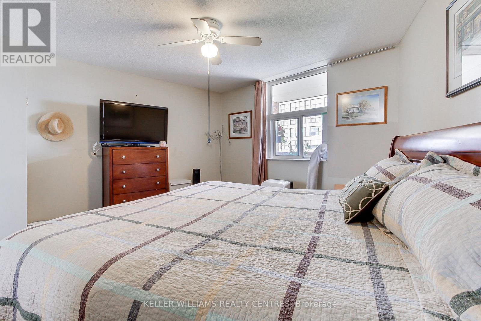 408 - 260 Davis Drive, Newmarket (Central Newmarket), Ontario  L3Y 7C3 - Photo 21 - N12442235