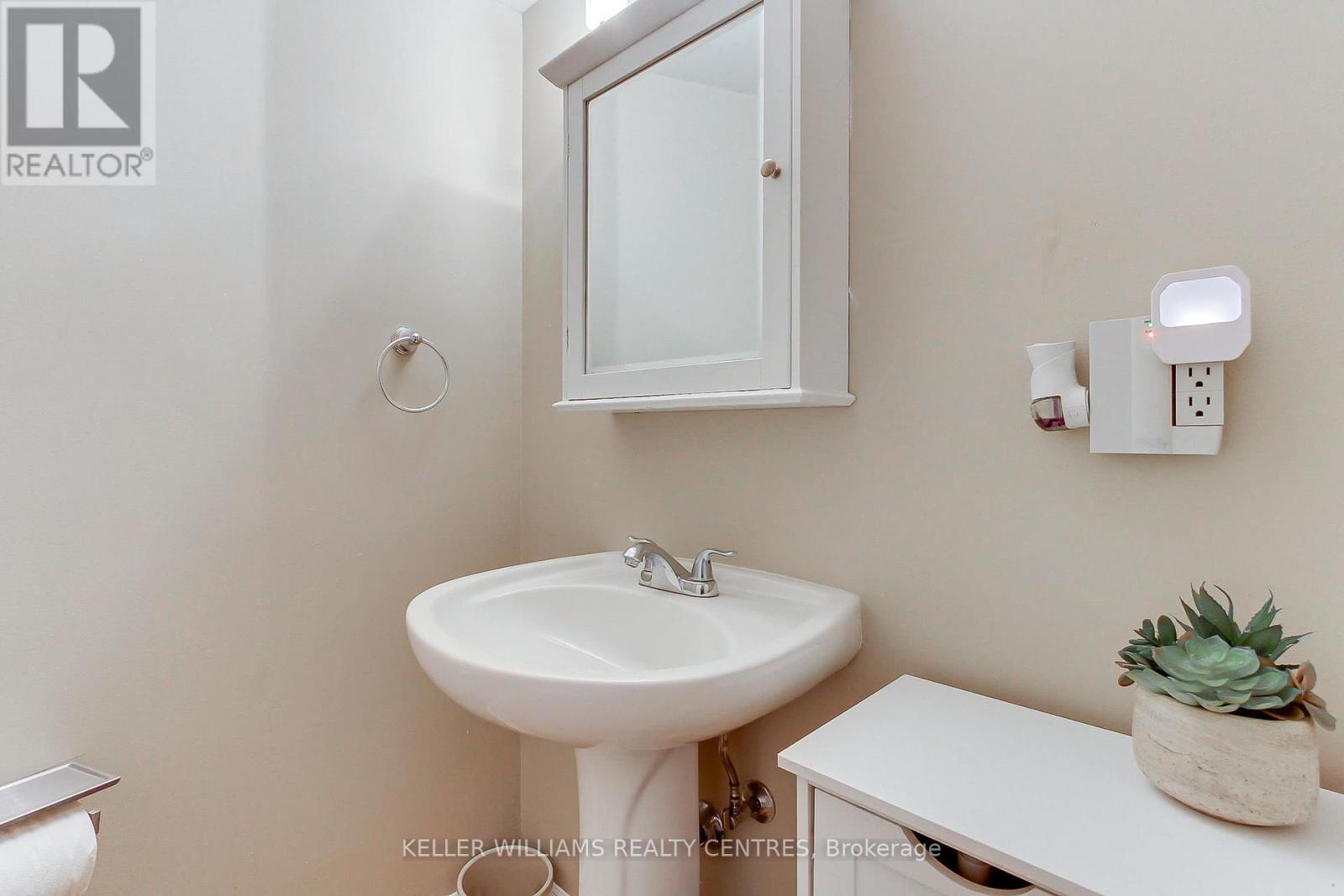 408 - 260 Davis Drive, Newmarket (Central Newmarket), Ontario  L3Y 7C3 - Photo 24 - N12442235