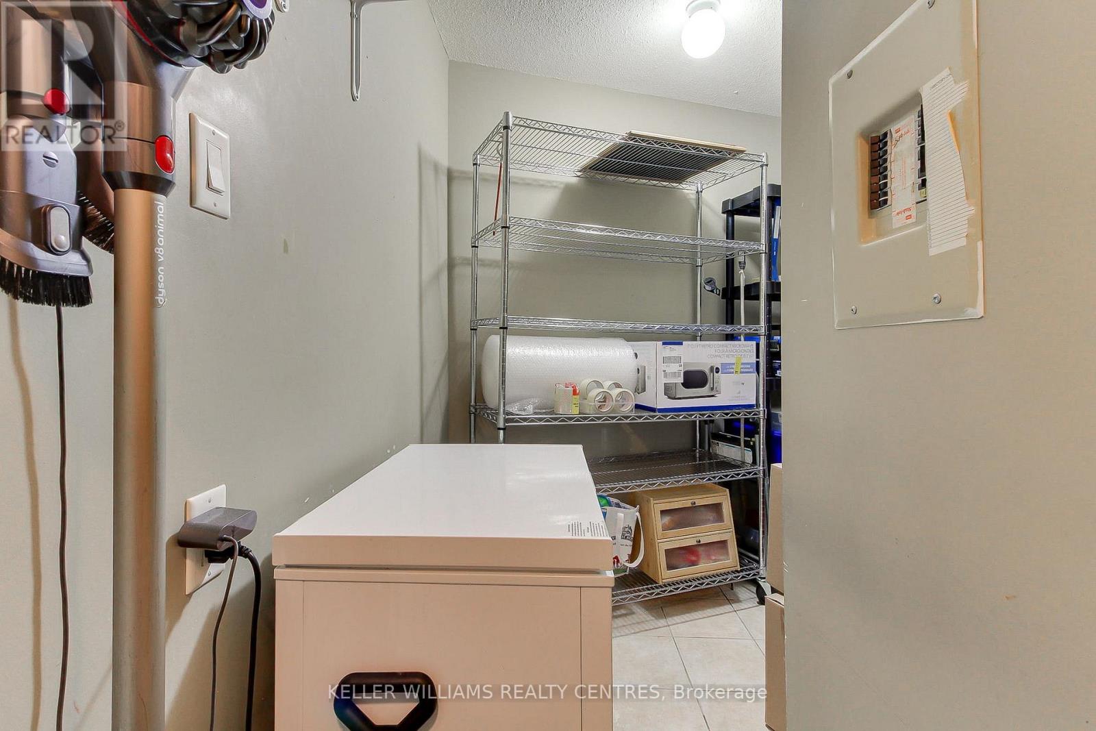 408 - 260 Davis Drive, Newmarket (Central Newmarket), Ontario  L3Y 7C3 - Photo 25 - N12442235