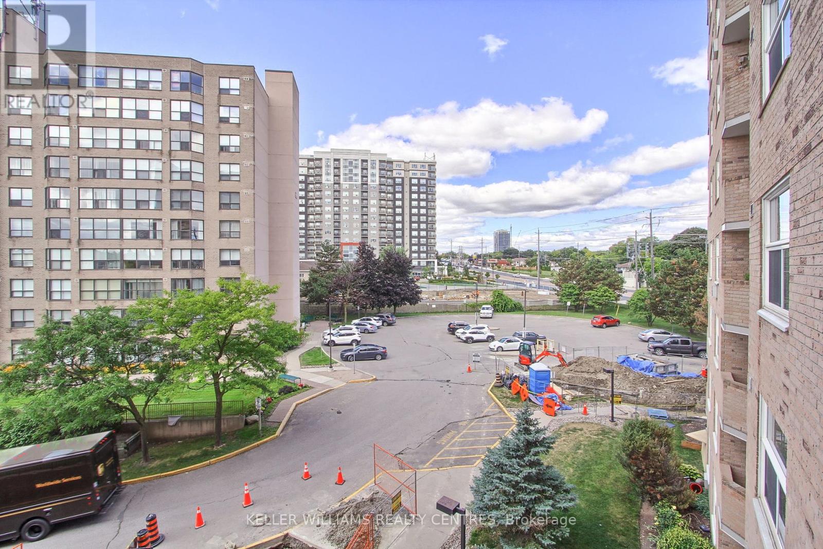 408 - 260 Davis Drive, Newmarket (Central Newmarket), Ontario  L3Y 7C3 - Photo 27 - N12442235