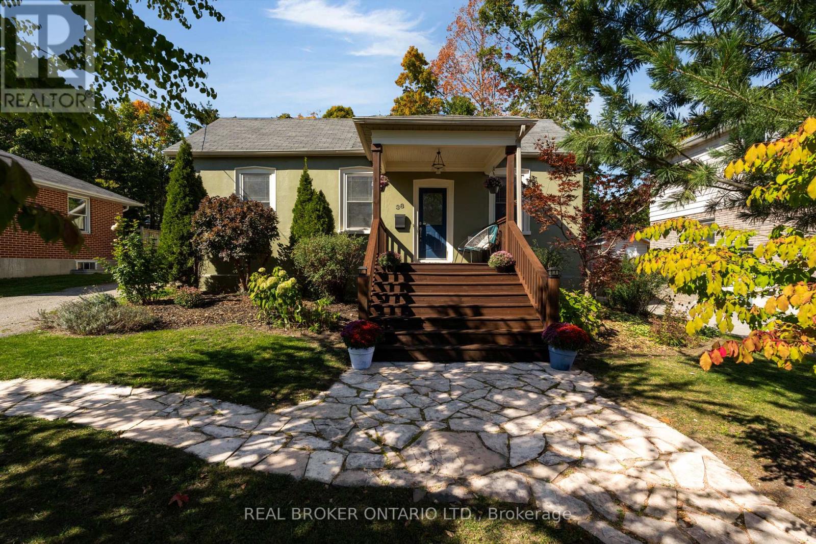 38 Grove Street, Barrie (Codrington), Ontario  L4M 2N7 - Photo 1 - S12442228