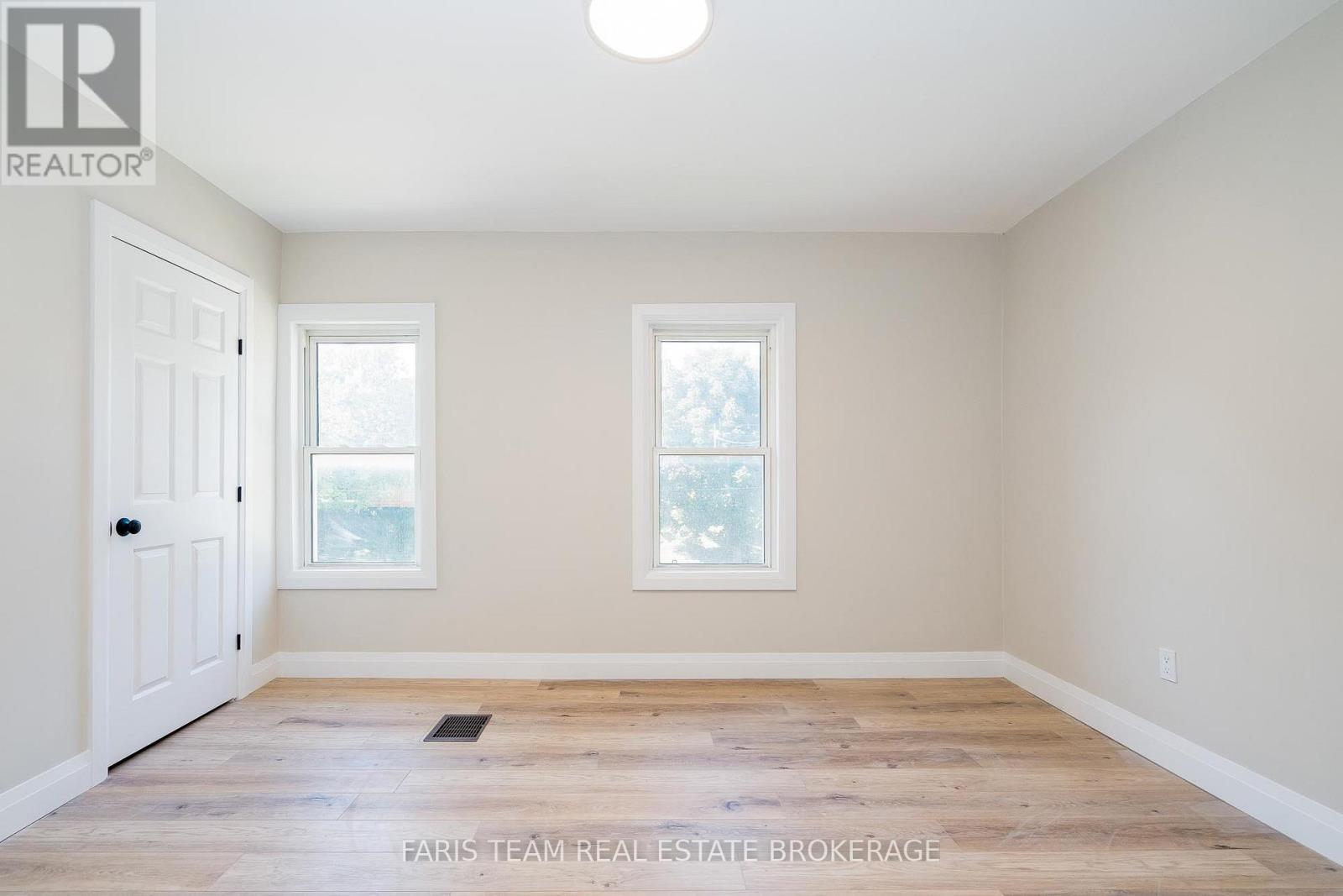 409 Queen Street, Midland, Ontario  L4R 3H9 - Photo 15 - S12442249