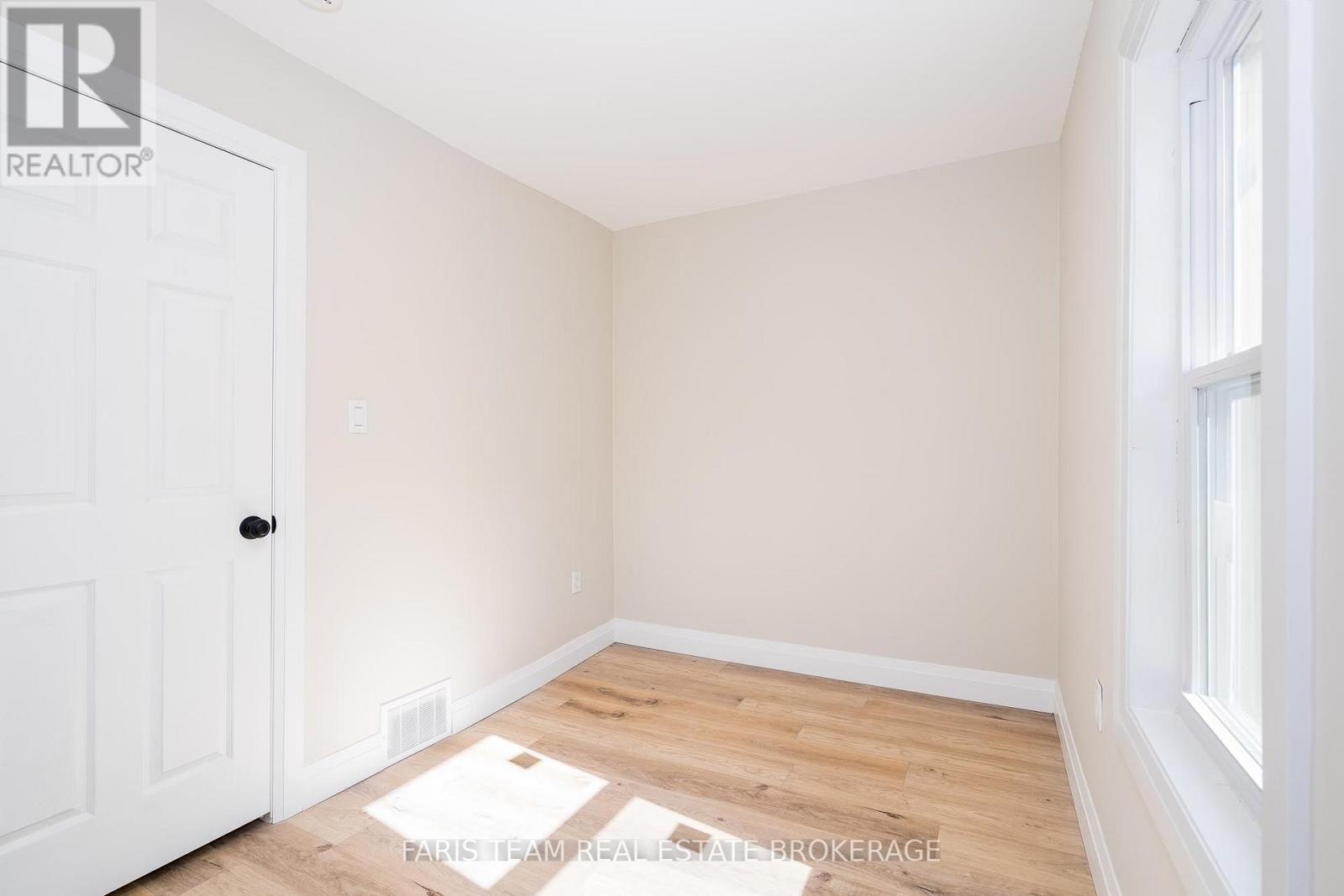 409 Queen Street, Midland, Ontario  L4R 3H9 - Photo 20 - S12442249