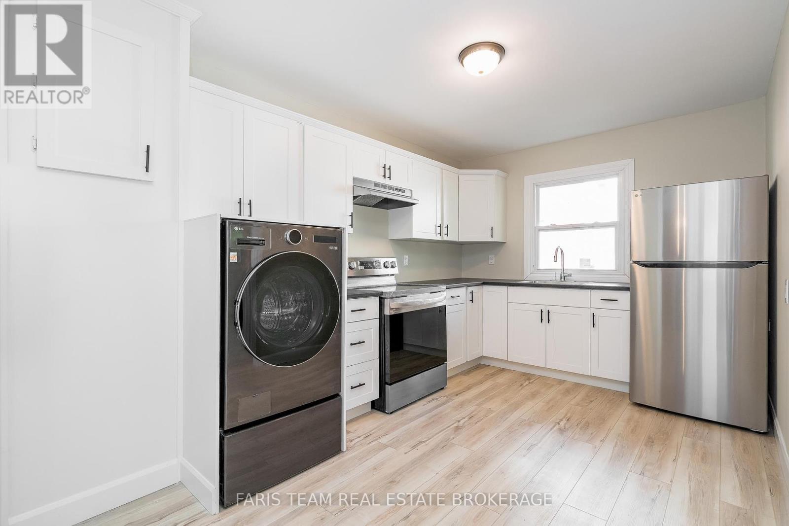 409 Queen Street, Midland, Ontario  L4R 3H9 - Photo 25 - S12442249