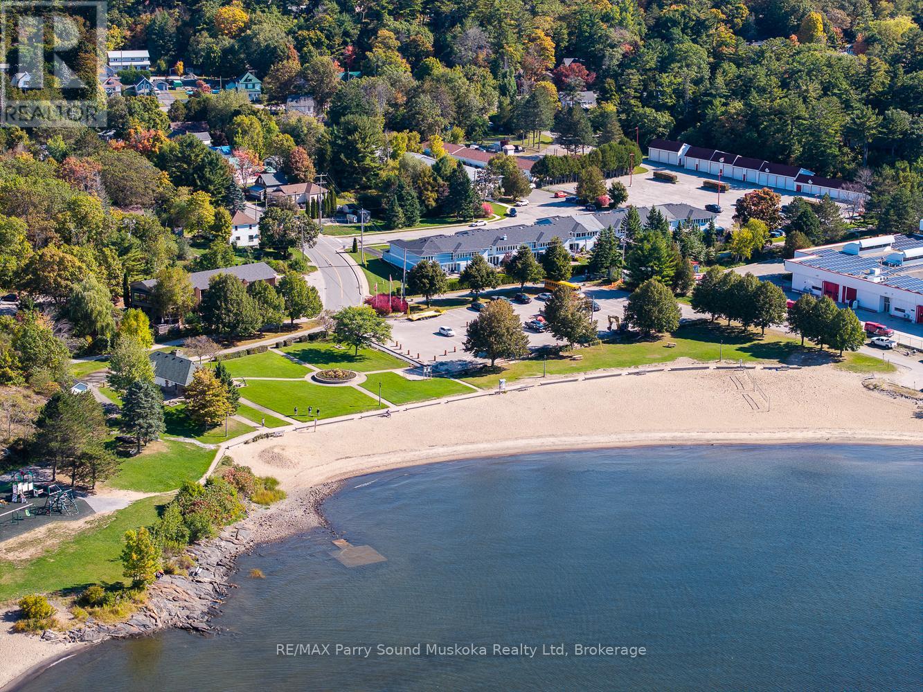 18 Georgian Bay Avenue, Parry Sound, Ontario  P2A 3B2 - Photo 45 - X12441257