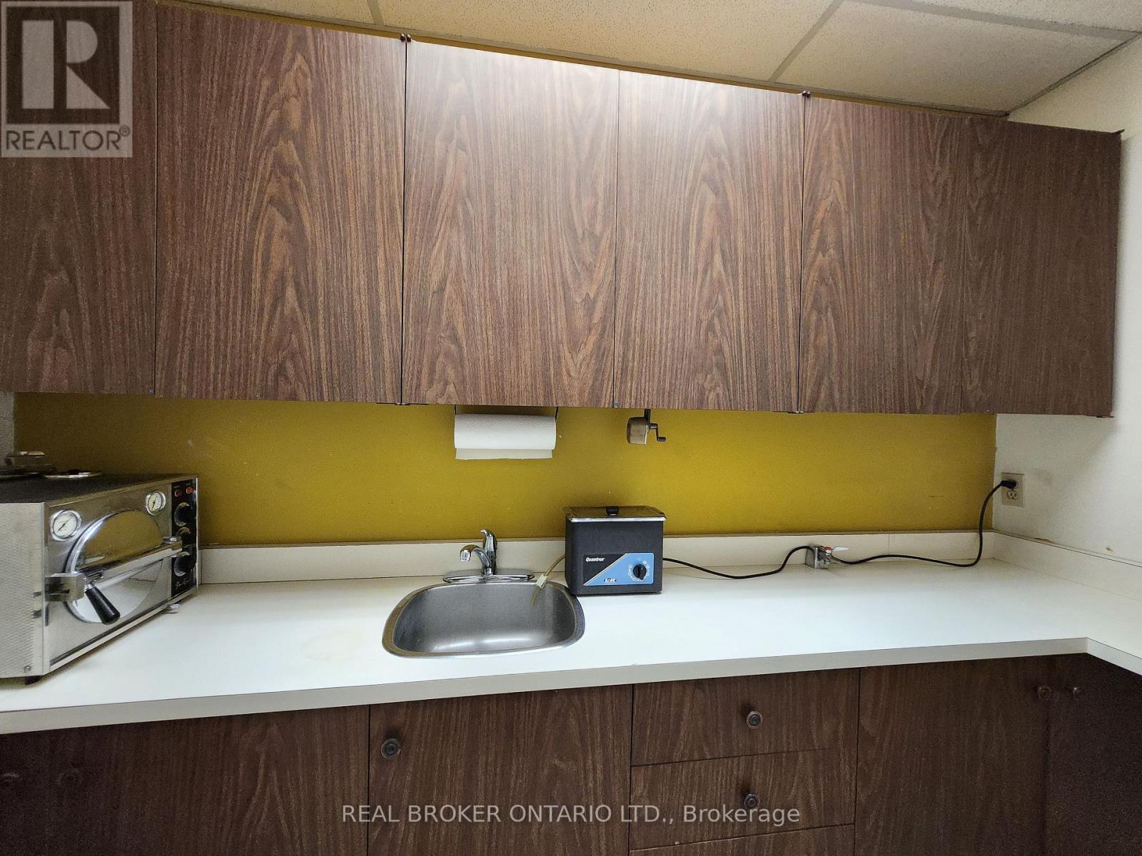 5130 Dundas Street W, Toronto, Ontario  M9A 1C2 - Photo 12 - W12294621