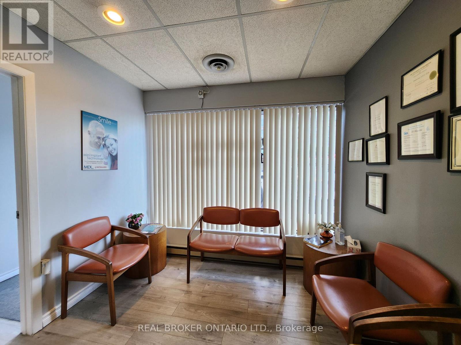 5130 Dundas Street W, Toronto, Ontario  M9A 1C2 - Photo 3 - W12294621
