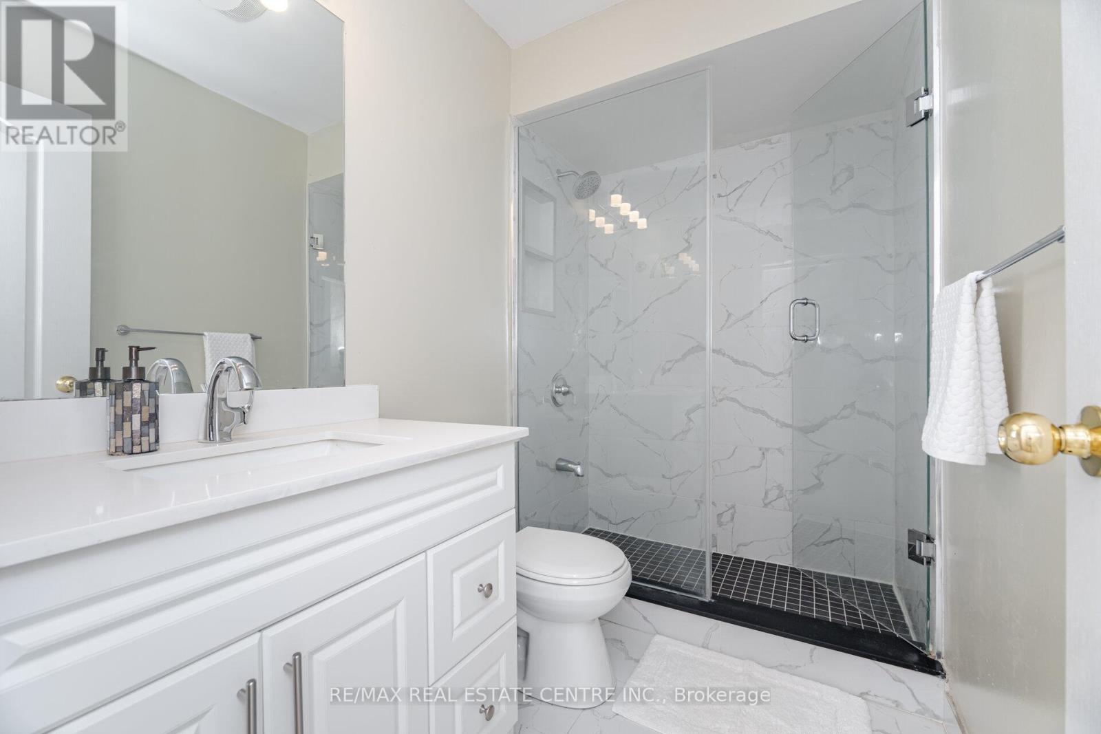 2931 Gardenview Crescent, Mississauga, Ontario  L5M 5T3 - Photo 29 - W12381796